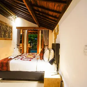 Private With Nature Atmosphere By Dino Villa